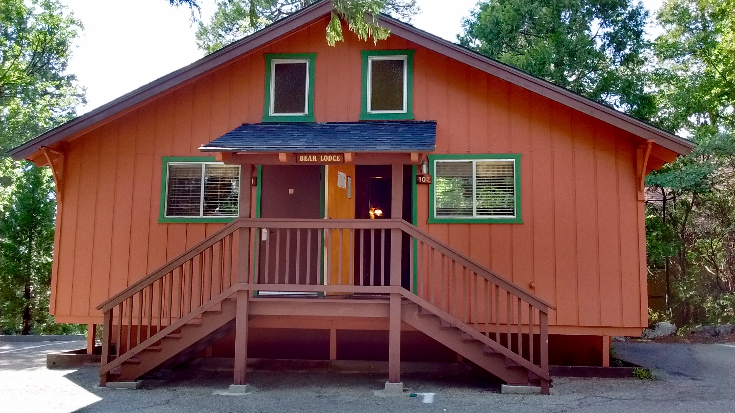 chalet-yosemite